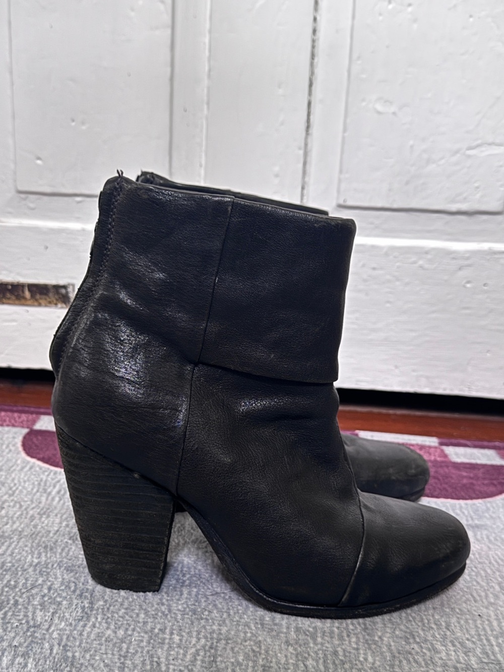 Rag & Bone Classic Newbury Black Leather Ankle Boot Fold-Over Cuff Size 6